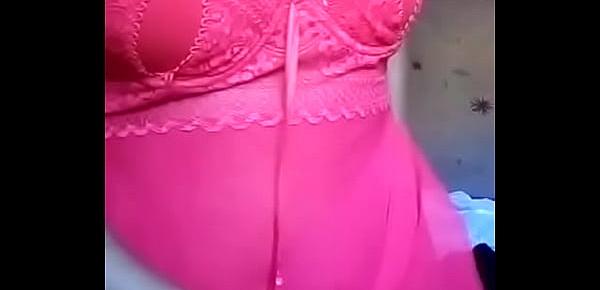  Morena cor do pecado mostrando camisola rosa transparente
